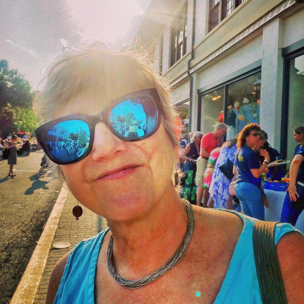 Meet your Posher, Debbie